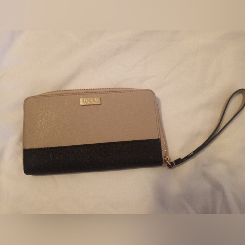 Kate Spade New York Large Wallet with wristlet 2-tone black, cream